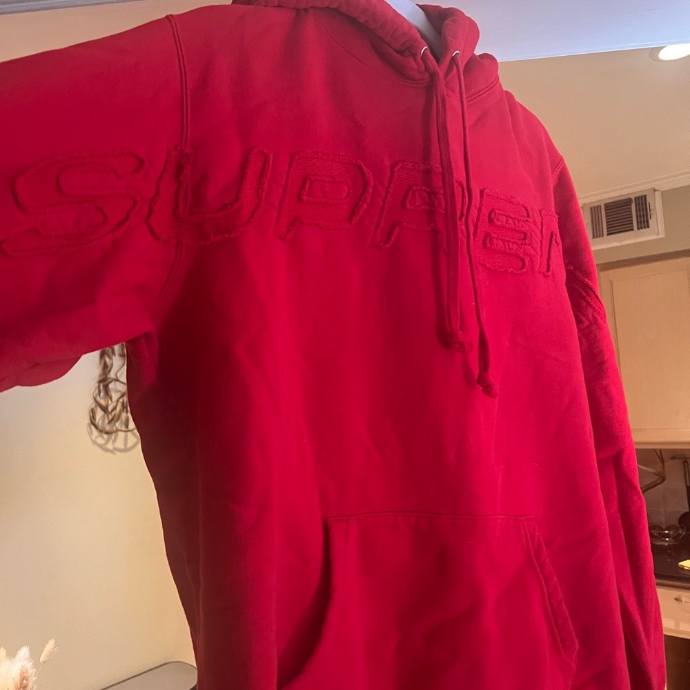 Men’s SUPREME sweatshirt very thick perfect for cold days